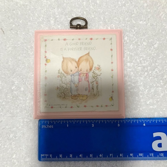 Vintage  Hallmark Betsey‎ Clark Plaque "A Good Friend Is A Forever Frien… - Picture 4 of 6